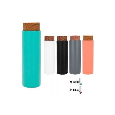 Termo de acero inoxidable de doble pared insulado al vacío con acabado rugoso. Incluye filtro infusor y tapa enroscable.