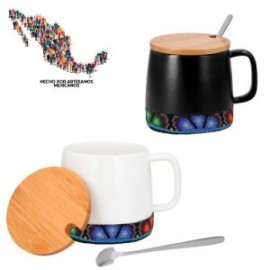 Taza de cerámica acabado mate con tapa de bambú. Incluye cuchara de acero inoxidable. EDICIÓN HUICHOL.