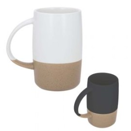 Taza de céramica bicolor, con parte inferior texturizada.