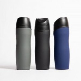 Termo de acero inoxidable de doble pared insulada al vacío. Terminado Rubber y tapa con cierre de rosca con botón pulsador para