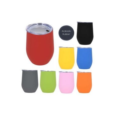 Termo con doble pared de acero inoxidable y acabado rubber. Incluye tapa transparente de cierre a presión.