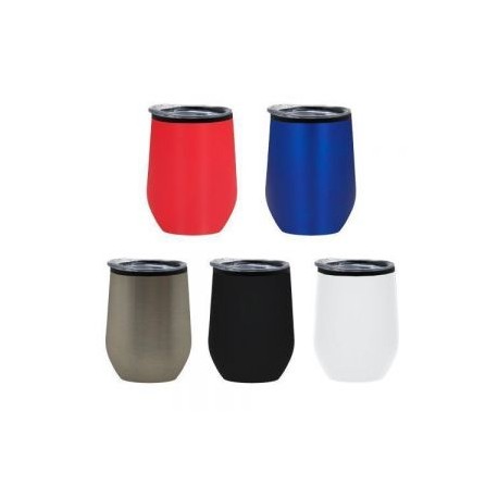 Termo con doble pared de acero inoxidable e interior de plástico. Incluye tapa de cierre a presión.